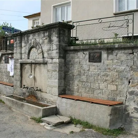 Guest house Momchil Unak